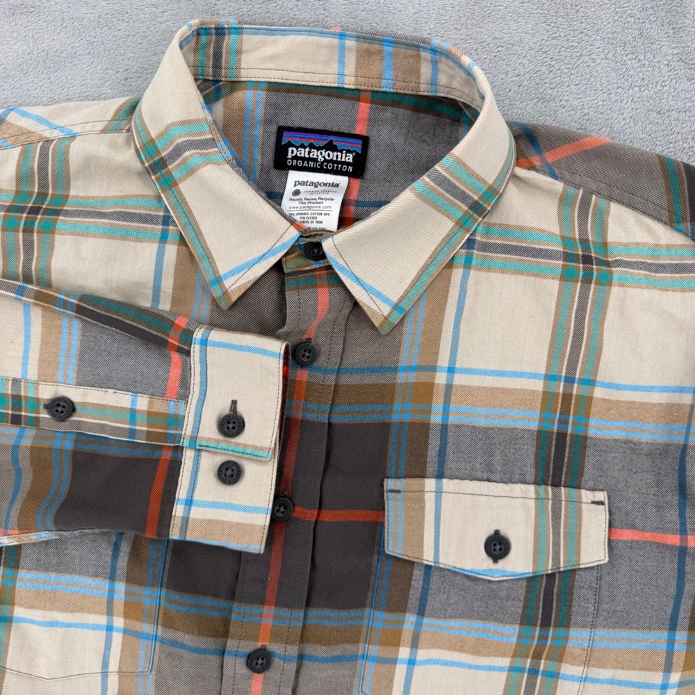 Patagonia Shirt Mens Size M Organic Cotton Plaid Button Down Tan Blue Grey